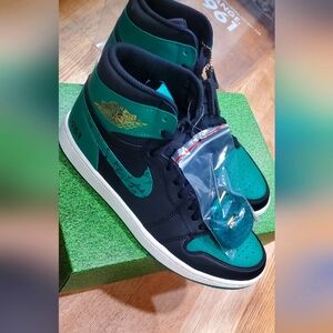 NWT AIR JORDAN 1S HIGH EASTSIDE GOLF